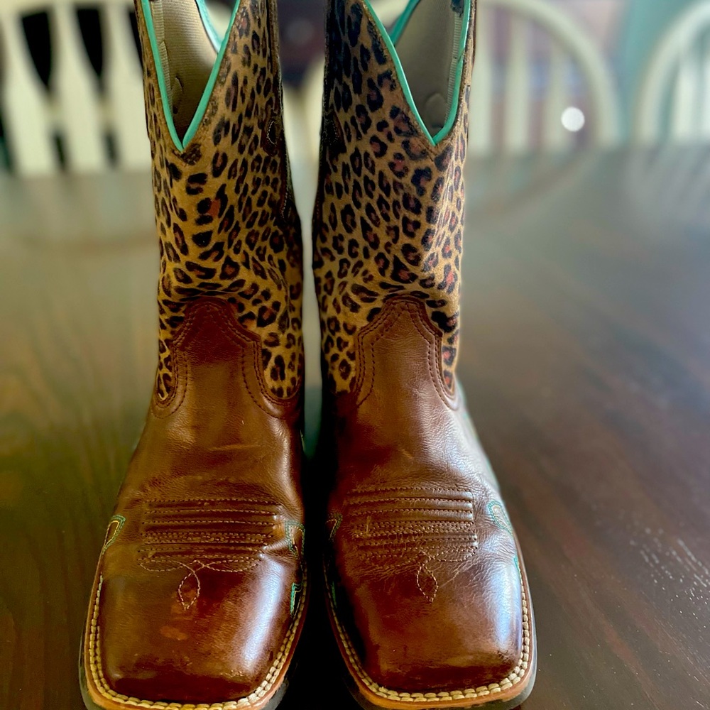 Girls Ariat Cheetah Print Brown and Turquiose Boots Size 4.5